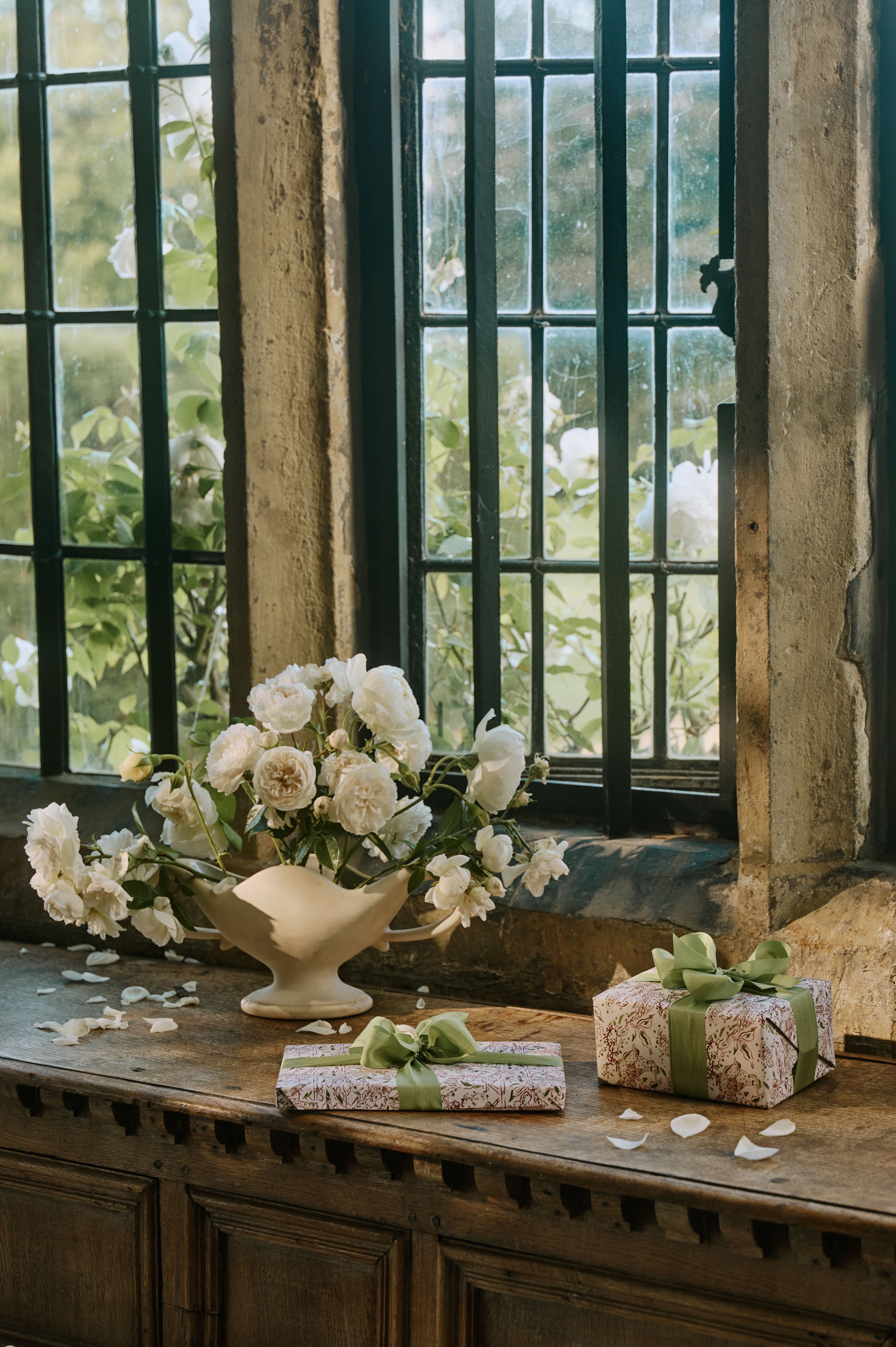 Wrapping Paper Roll: Birdcage