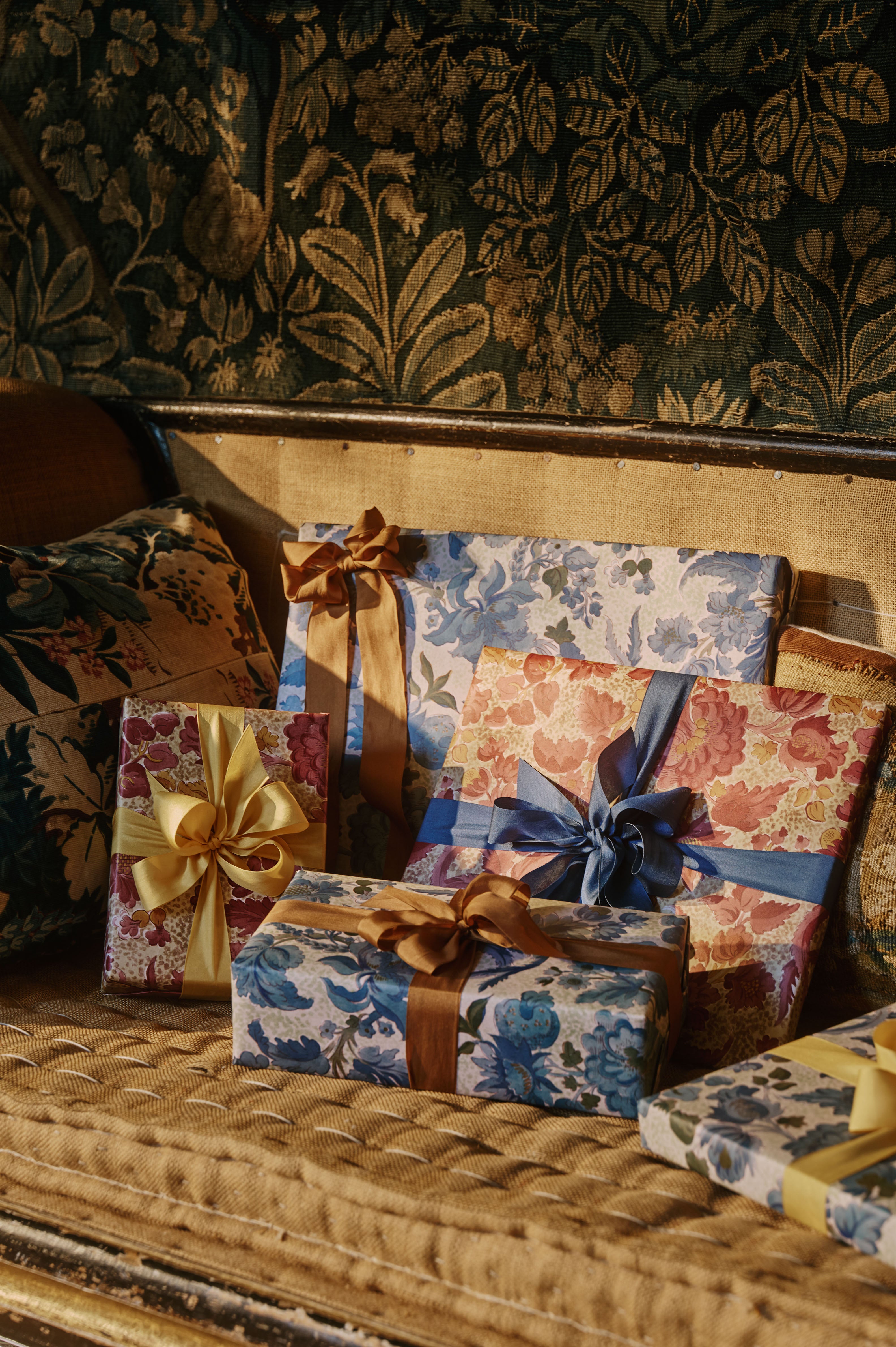 Wrapping Paper Roll: Garthwaite, Red