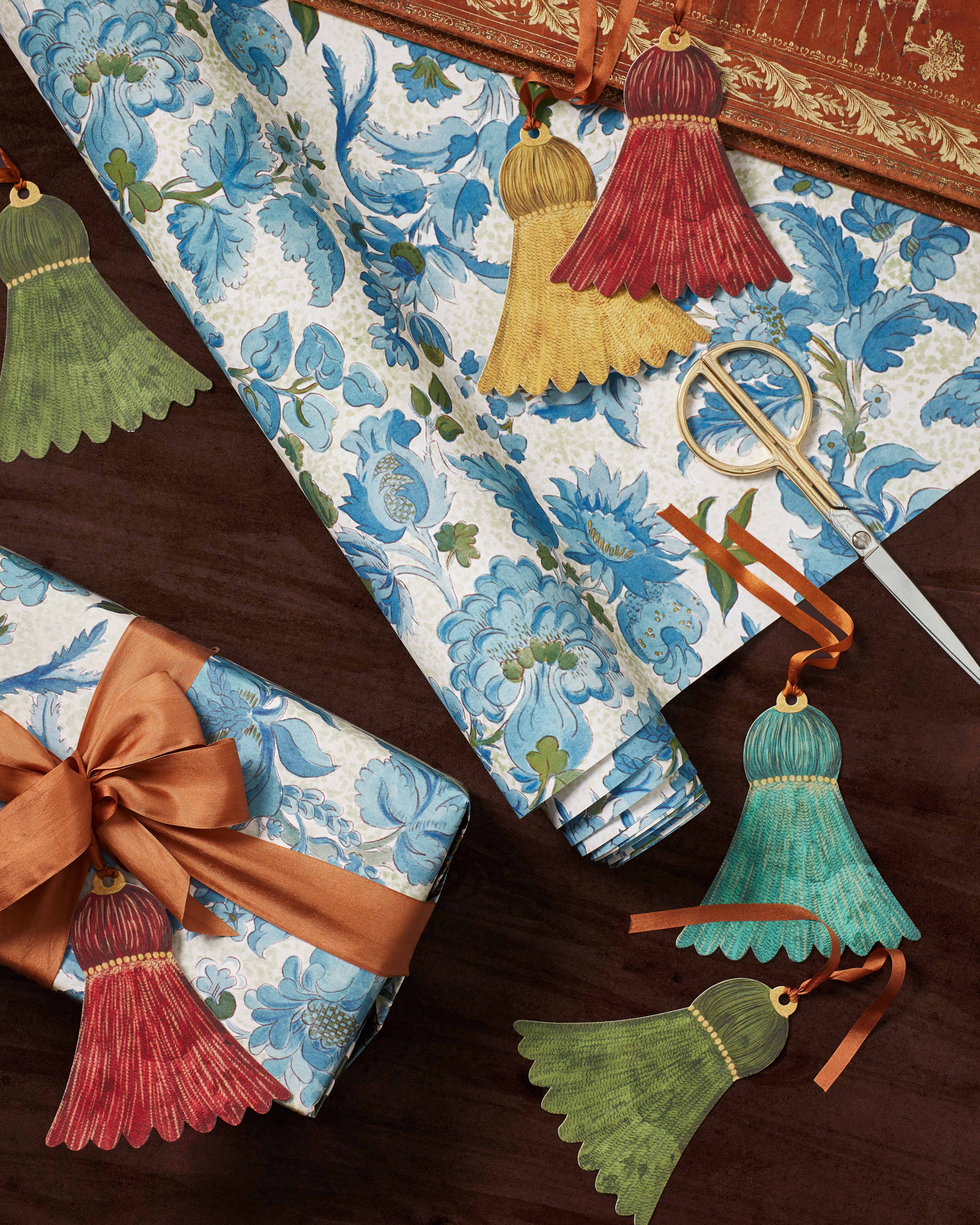 Set of 8 Gift Tags: Christmas Tassel